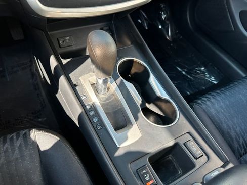 Used 2017 Nissan Altima 2.5 SV w/ Convenience Package image 24