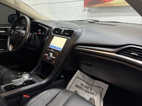 Used 2020 Ford Fusion Titanium image 31