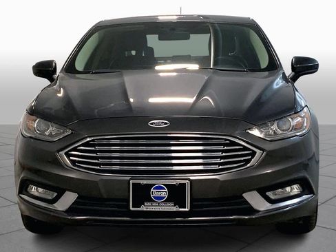 Used 2017 Ford Fusion SE w/ Equipment Group 201A image 3