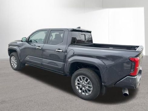 Used 2024 Toyota Tacoma Limited w/ Limited Package (LT) image 6