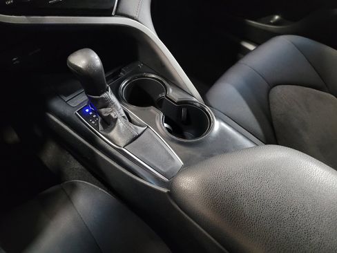 Used 2018 Toyota Camry LE w/ Convenience Package image 26