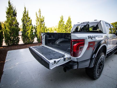 Used 2025 Ford F150 Raptor w/ Equipment Group 803A Raptor R AWD/4WD image 32