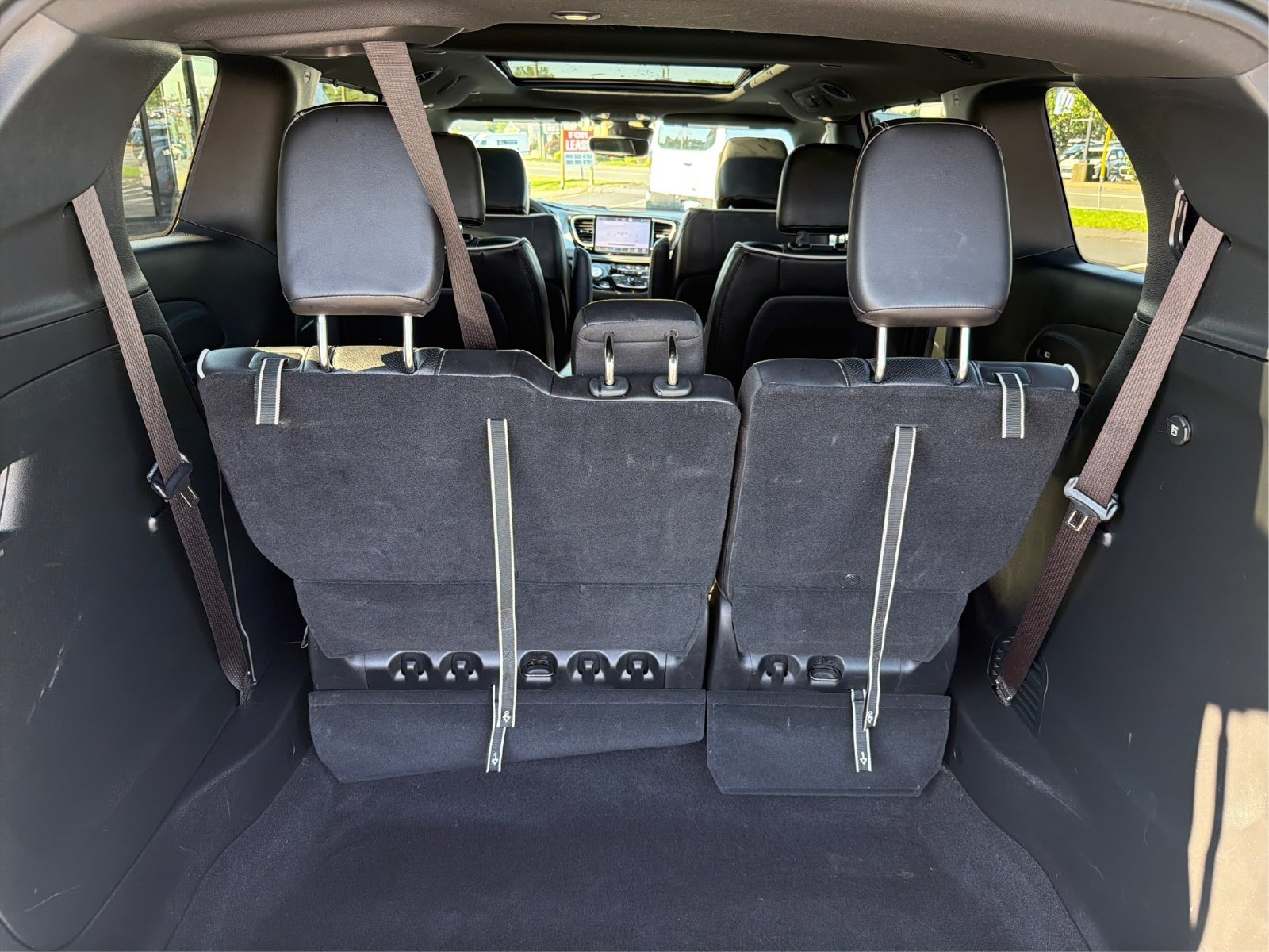Used 2026 Chrysler Pacifica Limited FWD image 13
