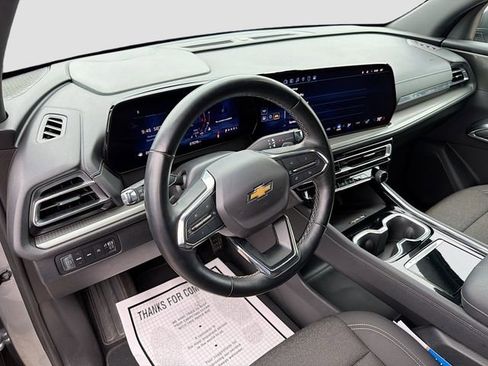 Used 2024 Chevrolet Traverse LT image 26