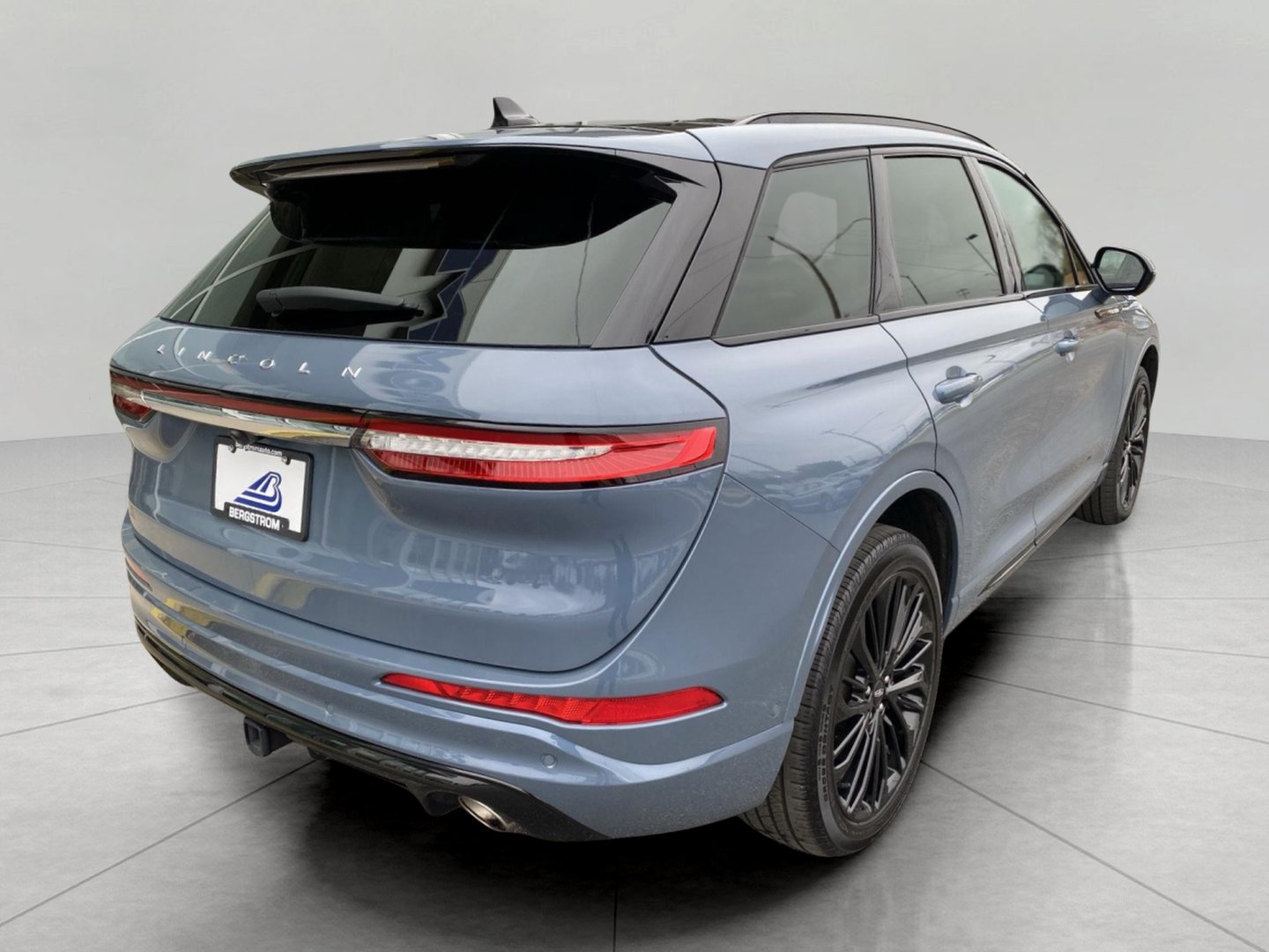 Used 2023 Lincoln Corsair Reserve AWD/4WD image 9