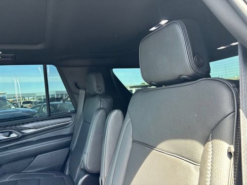 Used 2023 GMC Yukon Denali RWD image 30