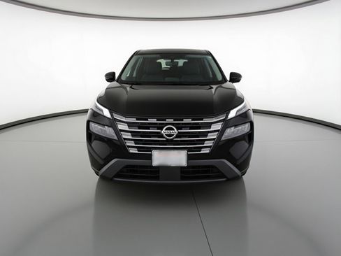 Used 2025 Nissan Rogue SV image 2