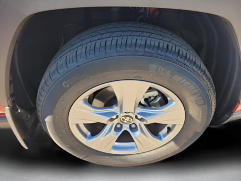 Used 2025 Toyota RAV4 XLE image 20