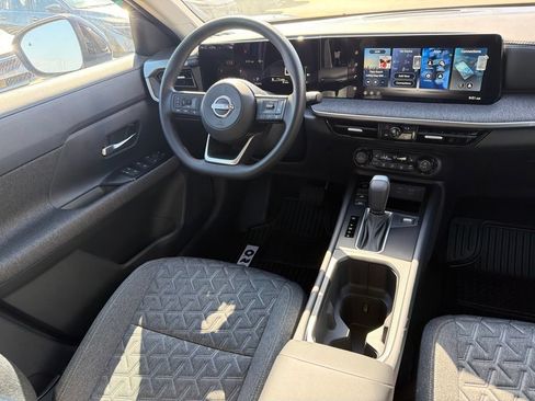 New 2026 Nissan Kicks SV w/ SV Premium Package FWD image 19