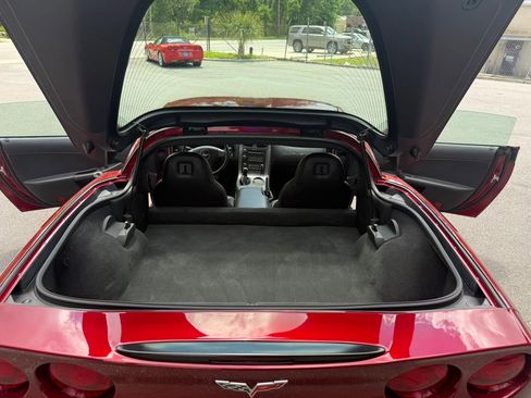 Used 2007 Chevrolet Corvette Coupe w/ Performance Package RWD image 20