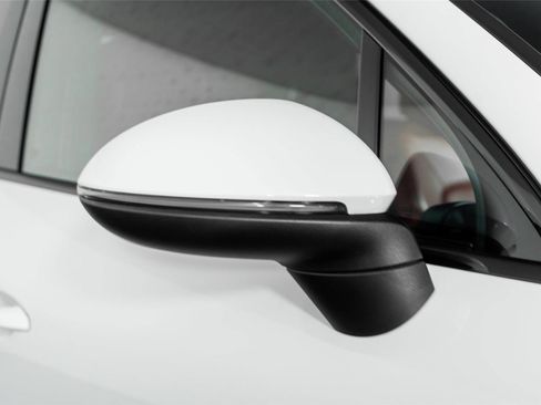 Used 2023 Porsche Cayenne Platinum Edition image 24