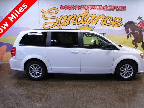 Used 2018 Dodge Grand Caravan SE w/ UConnect Hands-Free Group image 1