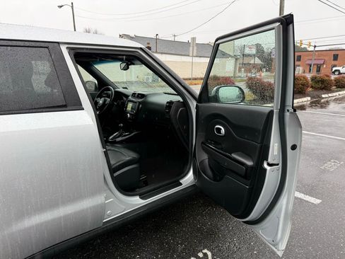 Used 2015 Kia Soul ! w/ Sun & Sound Package image 41