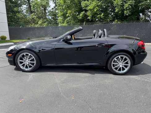 Used 2010 Mercedes-Benz SLK 300 image 3