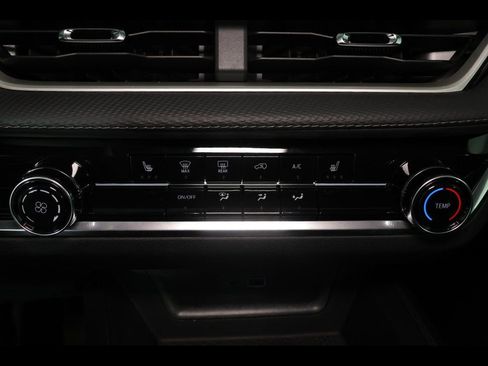 New 2026 Chevrolet Equinox LT FWD image 19