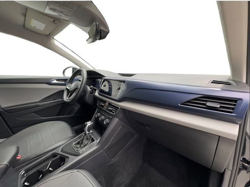 Used 2022 Volkswagen Taos SE w/ Driver Assistance Package FWD image 28