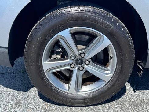 Used 2024 Ford Edge SEL w/ Convenience Package AWD/4WD image 6