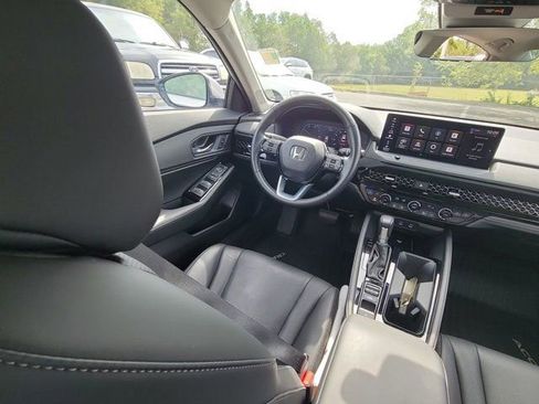 Used 2024 Honda Accord Touring image 7
