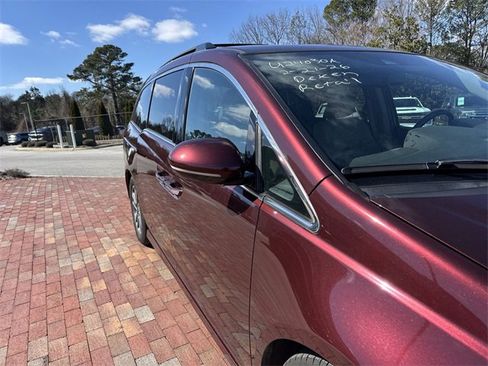 Used 2016 Honda Odyssey Touring Elite image 18