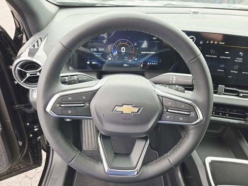New 2026 Chevrolet Equinox LT w/ Safety and Technology Package FWD image 15
