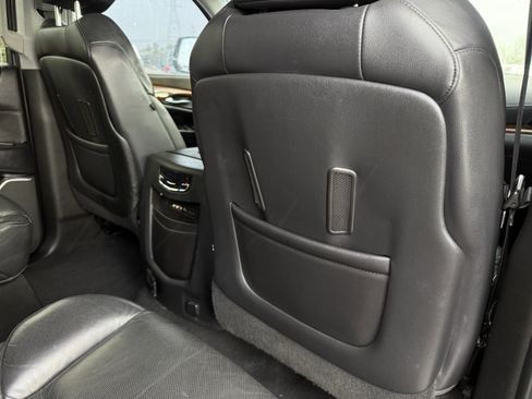 Used 2018 Cadillac Escalade ESV 2WD image 32