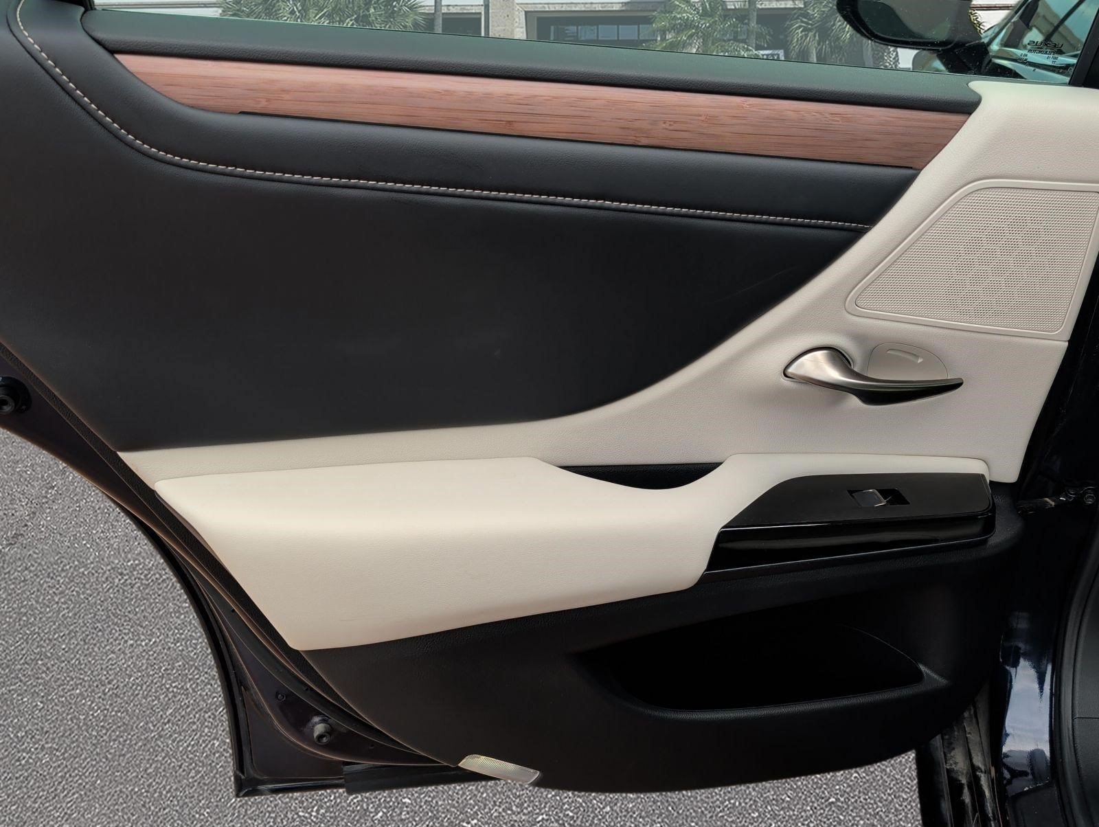 Used 2025 Lexus ES 350 w/ Premium Package FWD image 24