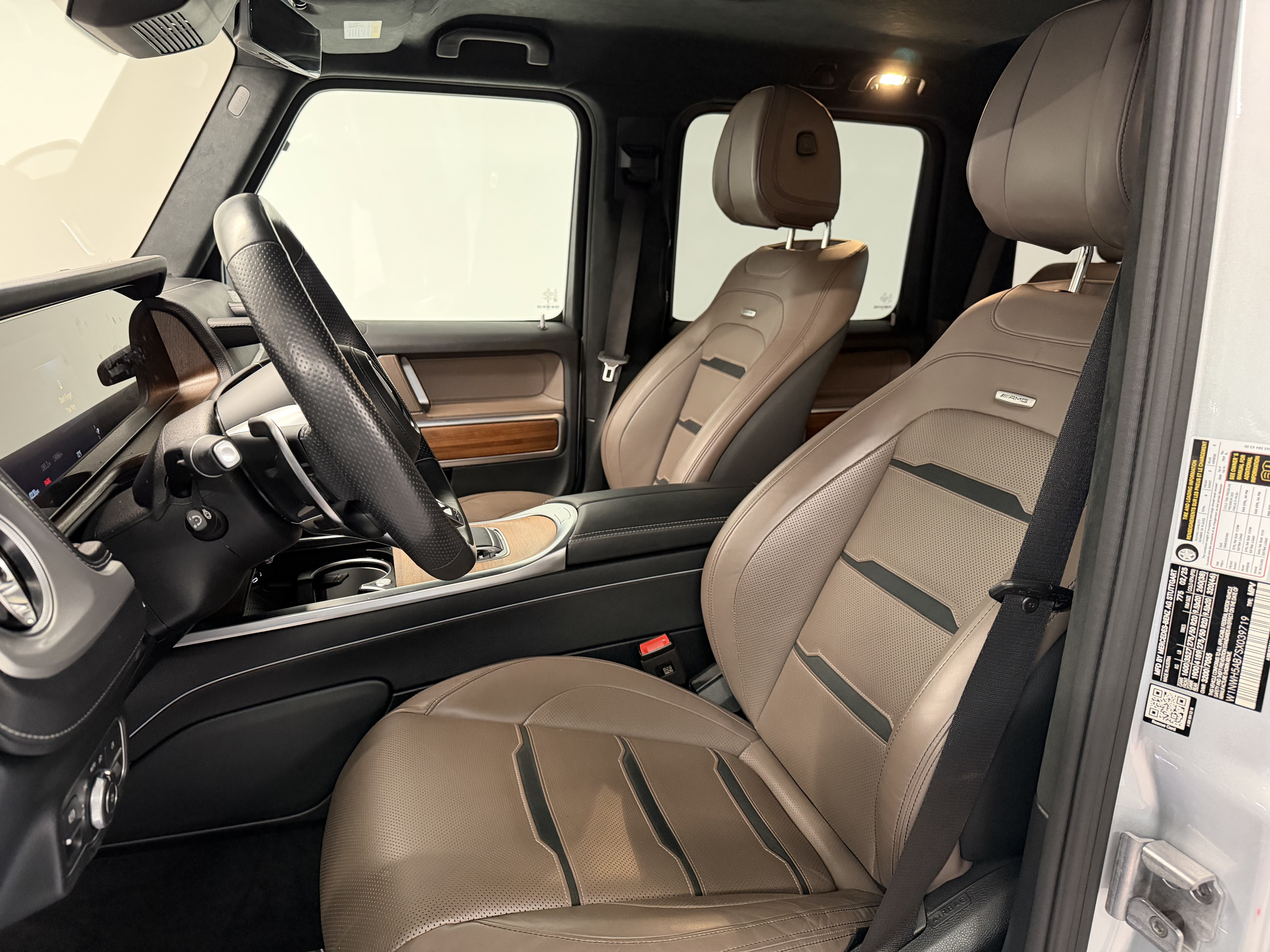 Used 2025 Mercedes-Benz G 63 AMG 4MATIC image 40
