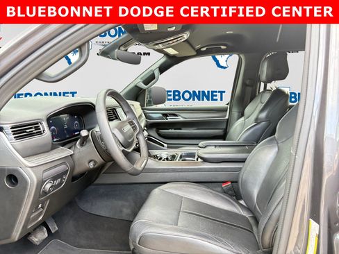 Used 2024 Jeep Wagoneer Series II w/ Flexible Seating Group RWD image 11