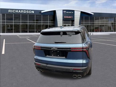 Used 2025 Chevrolet Traverse LT w/ Midnight/Sport Edition image 10