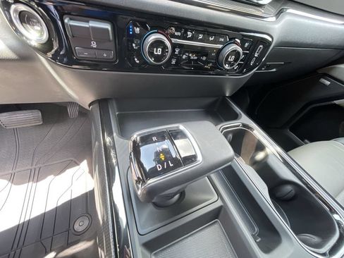Used 2022 Chevrolet Silverado 1500 ZR2 w/ Technology Package AWD/4WD image 16