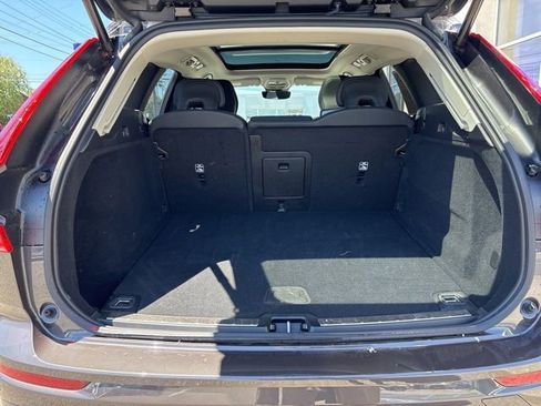 Used 2025 Volvo XC60 B5 Plus w/ Climate Package AWD/4WD image 12