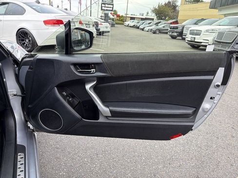 Used 2020 Toyota 86 RWD image 15