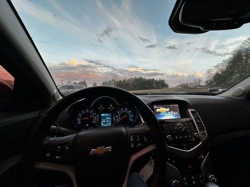 Used 2014 Chevrolet Cruze LT w/ All-Star Edition image 9