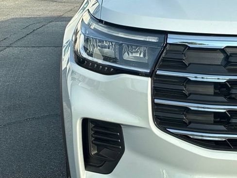 Used 2026 Ford Explorer Active AWD/4WD image 9