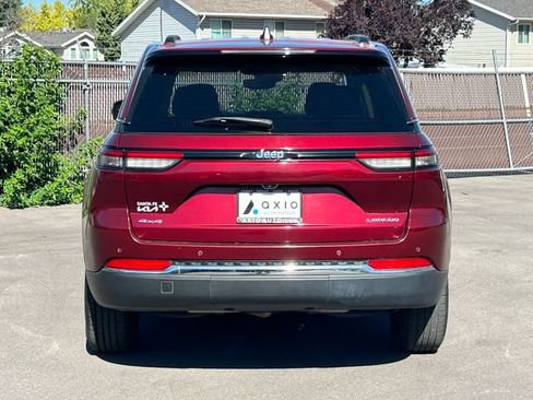 Used 2023 Jeep Grand Cherokee Laredo AWD/4WD image 5