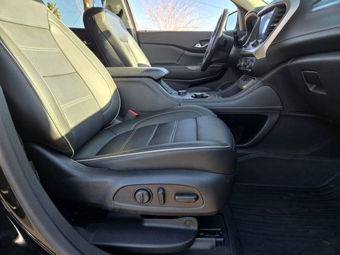 Used 2021 GMC Acadia Denali w/ Denali Technology Package image 17