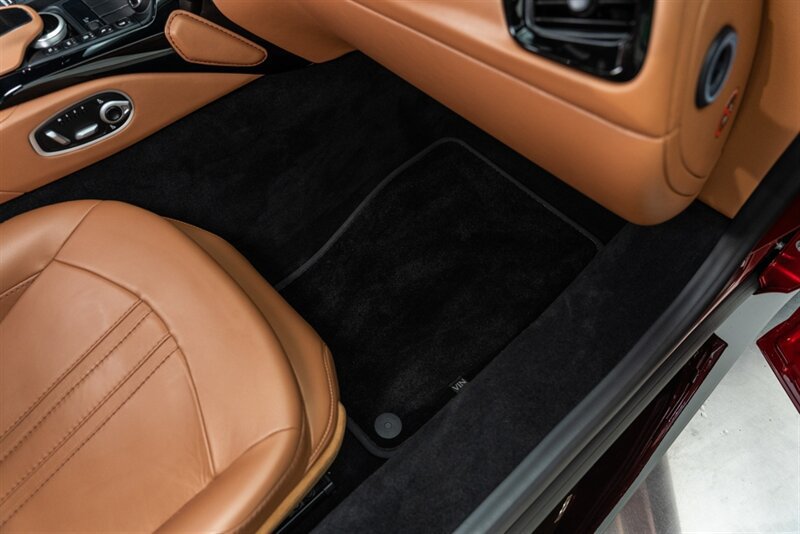 Used 2020 Aston Martin V8 Vantage Coupe RWD image 65