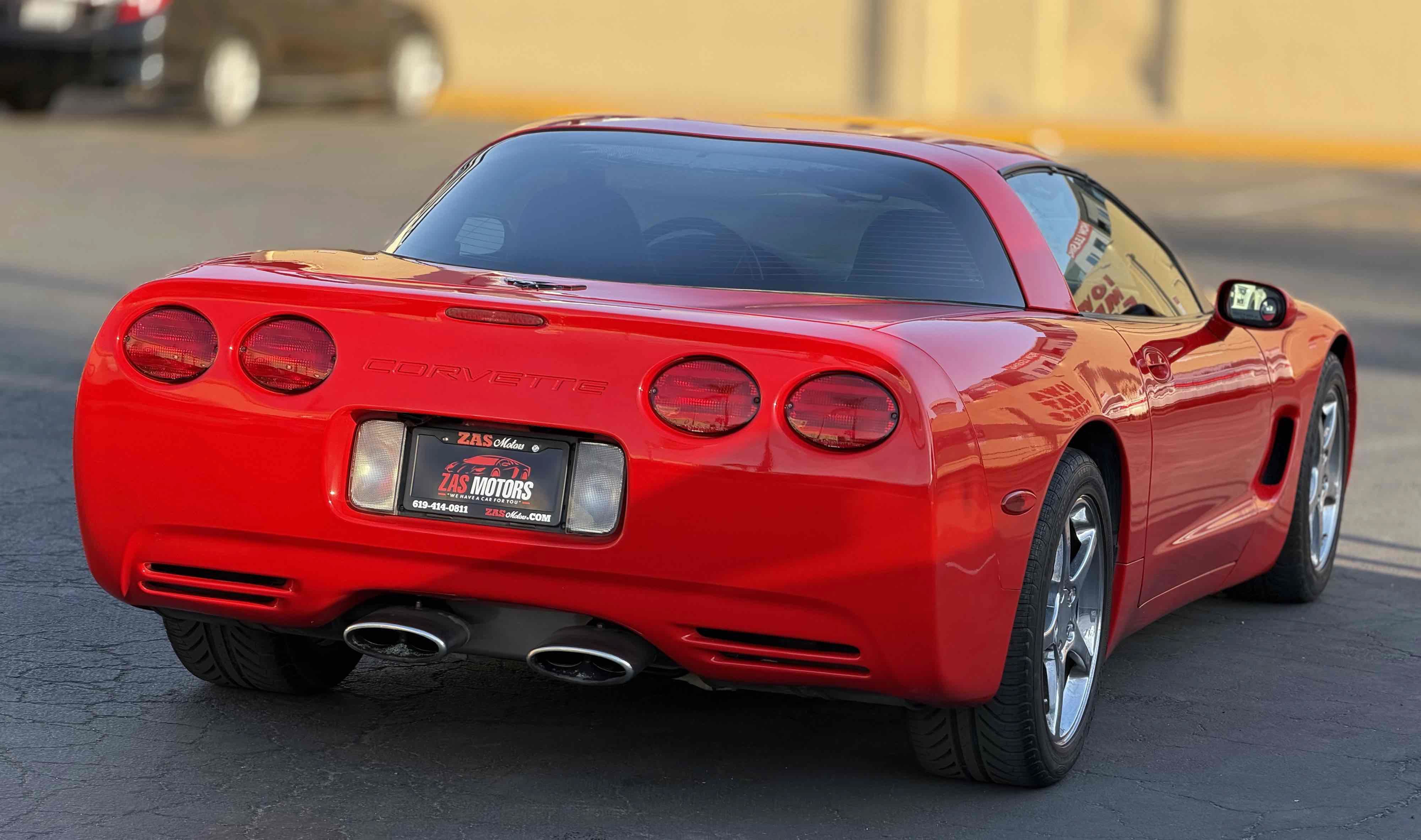 Used 2000 Chevrolet Corvette Coupe w/ Memory Pkg RWD image 9