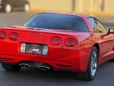 Used 2000 Chevrolet Corvette Coupe w/ Memory Pkg RWD image 9