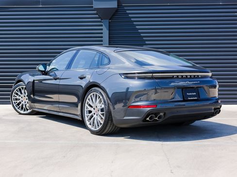 New 2026 Porsche Panamera 4 image 3
