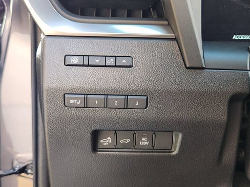 Used 2025 Lexus GX 550 w/ Accessory Package (2T) AWD/4WD image 23