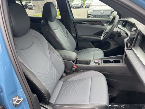 New 2026 Volkswagen Tiguan SE R-Line FWD image 23