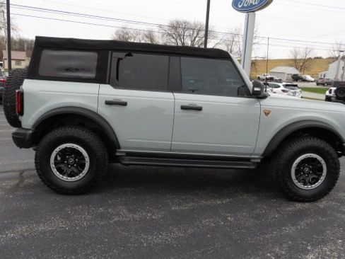 Certified 2022 Ford Bronco Badlands w/ Sasquatch Package image 9