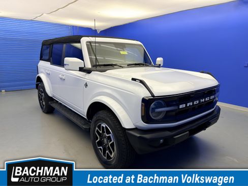 Used 2023 Ford Bronco Outer Banks image 1