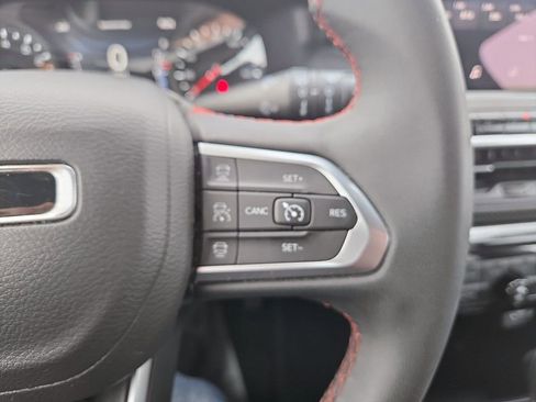 Used 2024 Jeep Compass Trailhawk image 16