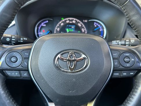 Used 2020 Toyota RAV4 Limited AWD/4WD image 26