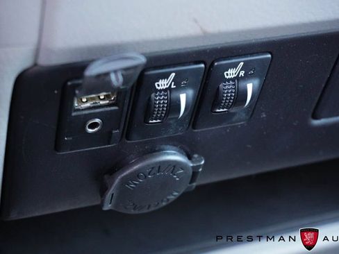 Used 2015 Toyota Sienna XLE w/ XLE Navigation Package AWD/4WD image 19