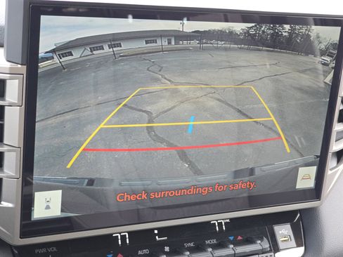 Used 2024 Toyota Tundra Limited image 21