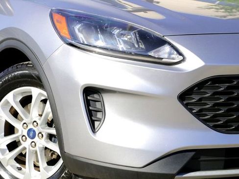 Used 2022 Ford Escape S image 3