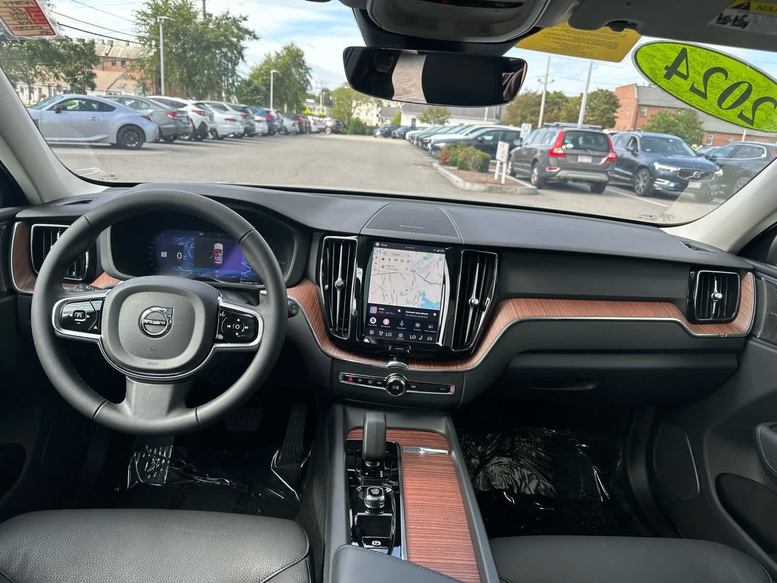 Used 2024 Volvo XC60 T8 Plus w/ Climate Package AWD/4WD image 18